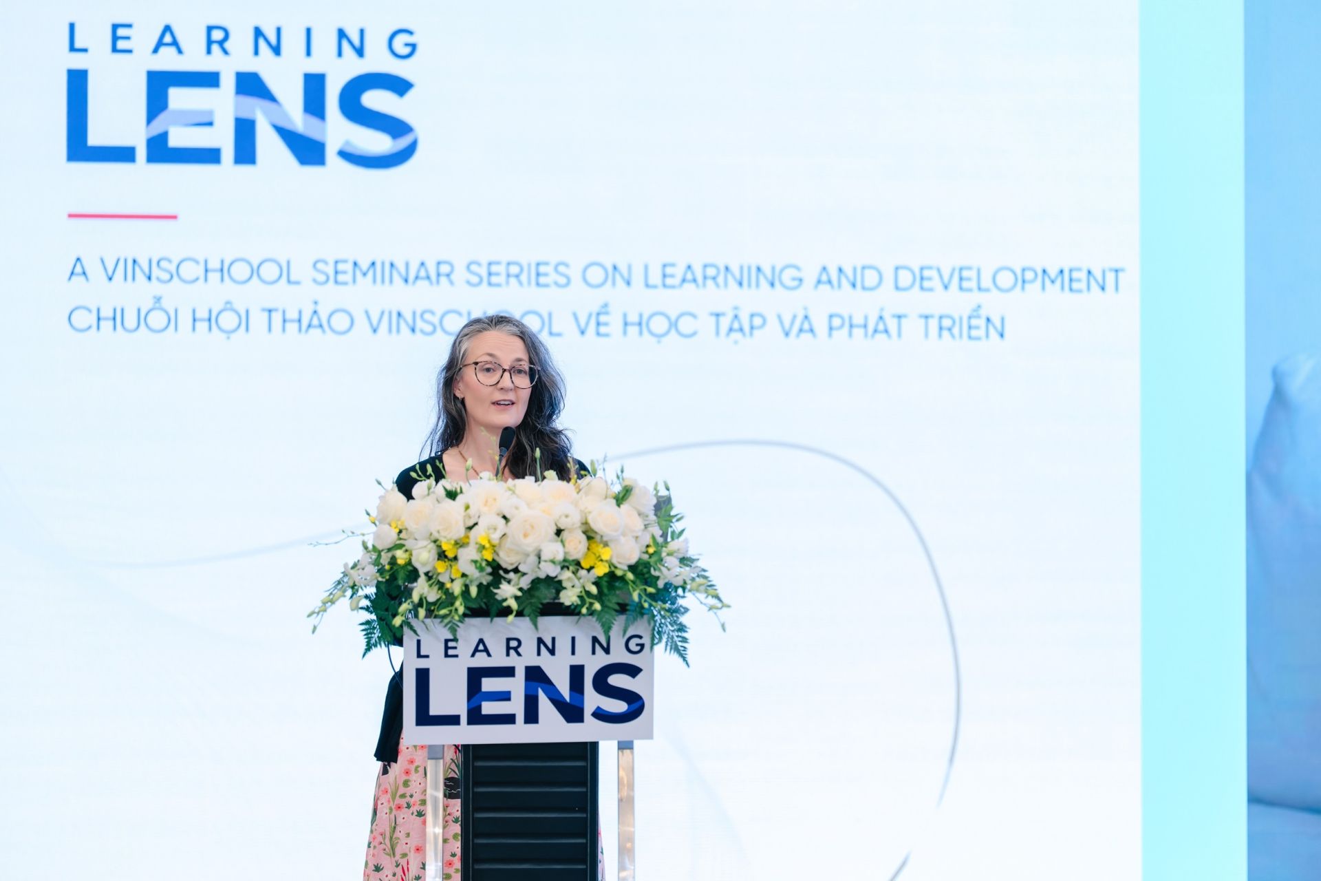 Theo Jocelyn Brewer, với trẻ nhỏ, cha mẹ cần tập trung x&acirc;y dựng những th&oacute;i quen sử dụng c&ocirc;ng nghệ l&agrave;nh mạnh, thay v&igrave; chỉ đặt ra c&aacute;c giới hạn về thời gian sử dụng thiết bị.