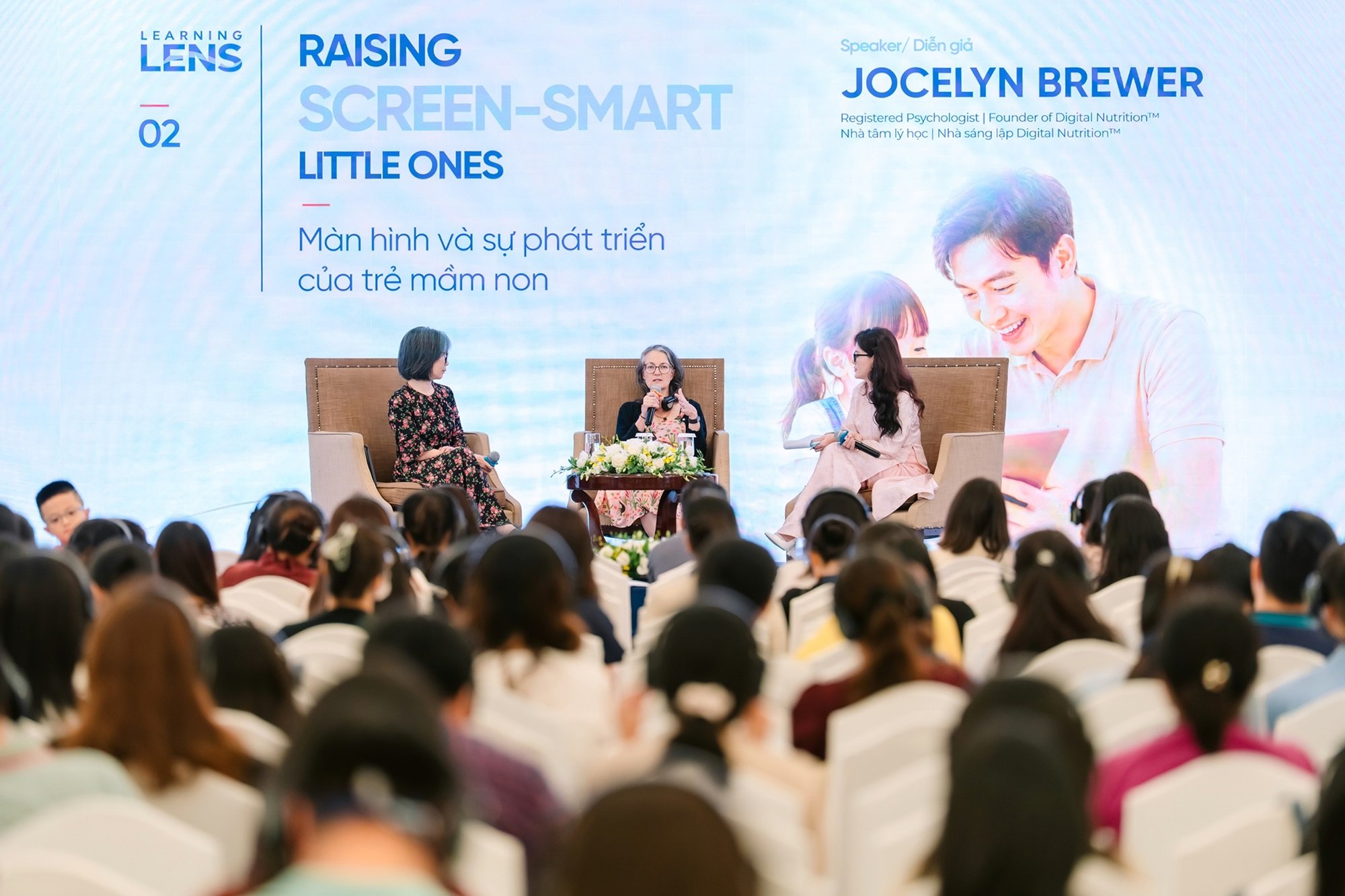 Theo Jocelyn Brewer, thay v&igrave; cố gắng loại bỏ ho&agrave;n to&agrave;n những t&aacute;c động của c&ocirc;ng nghệ, cha mẹ cần trang bị cho trẻ khả năng nhận biết, tự điều chỉnh v&agrave; đưa ra lựa chọn ph&ugrave; hợp trong m&ocirc;i trường số.
