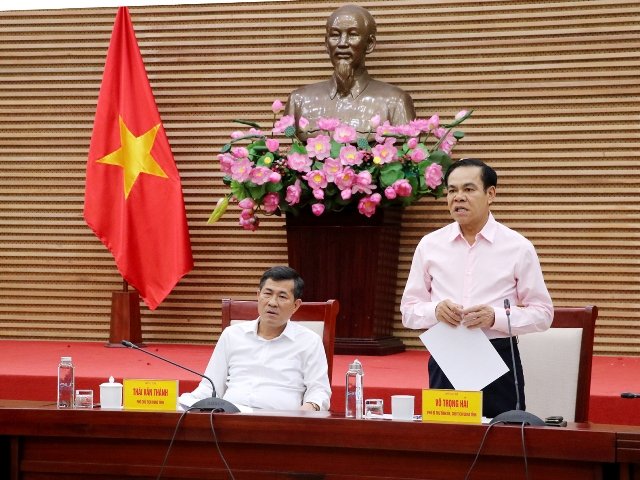 Chủ tịch UBND tỉnh V&otilde; Trọng Hải kết luận chỉ đạo tại cuộc họp.