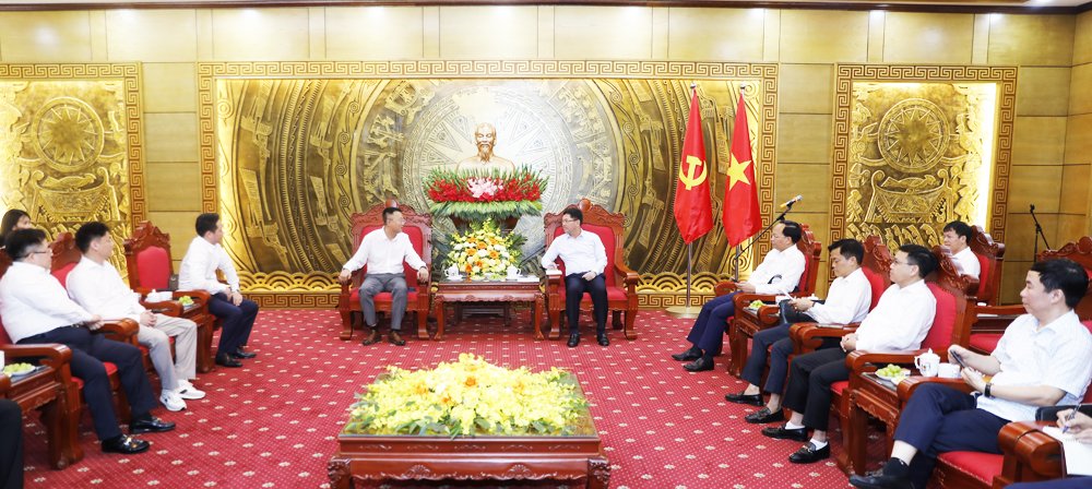 Quang cảnh buổi l&agrave;m việc.