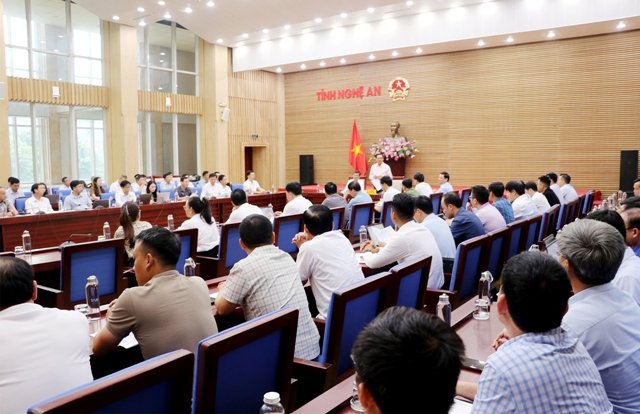 Nghệ An họp t&igrave;m giải ph&aacute;p, ăng tốc x&acirc;y trường nội tr&uacute;, bảo đảm điều kiện học tập cho học sinh v&ugrave;ng bi&ecirc;n.