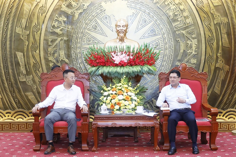 Đồng ch&iacute; Nguyễn Hồng Th&aacute;i, Ủy vi&ecirc;n Trung ương Đảng, B&iacute; thư Th&agrave;nh ủy Bắc Ninh tiếp đại diện l&atilde;nh đạo doanh nghiệp.