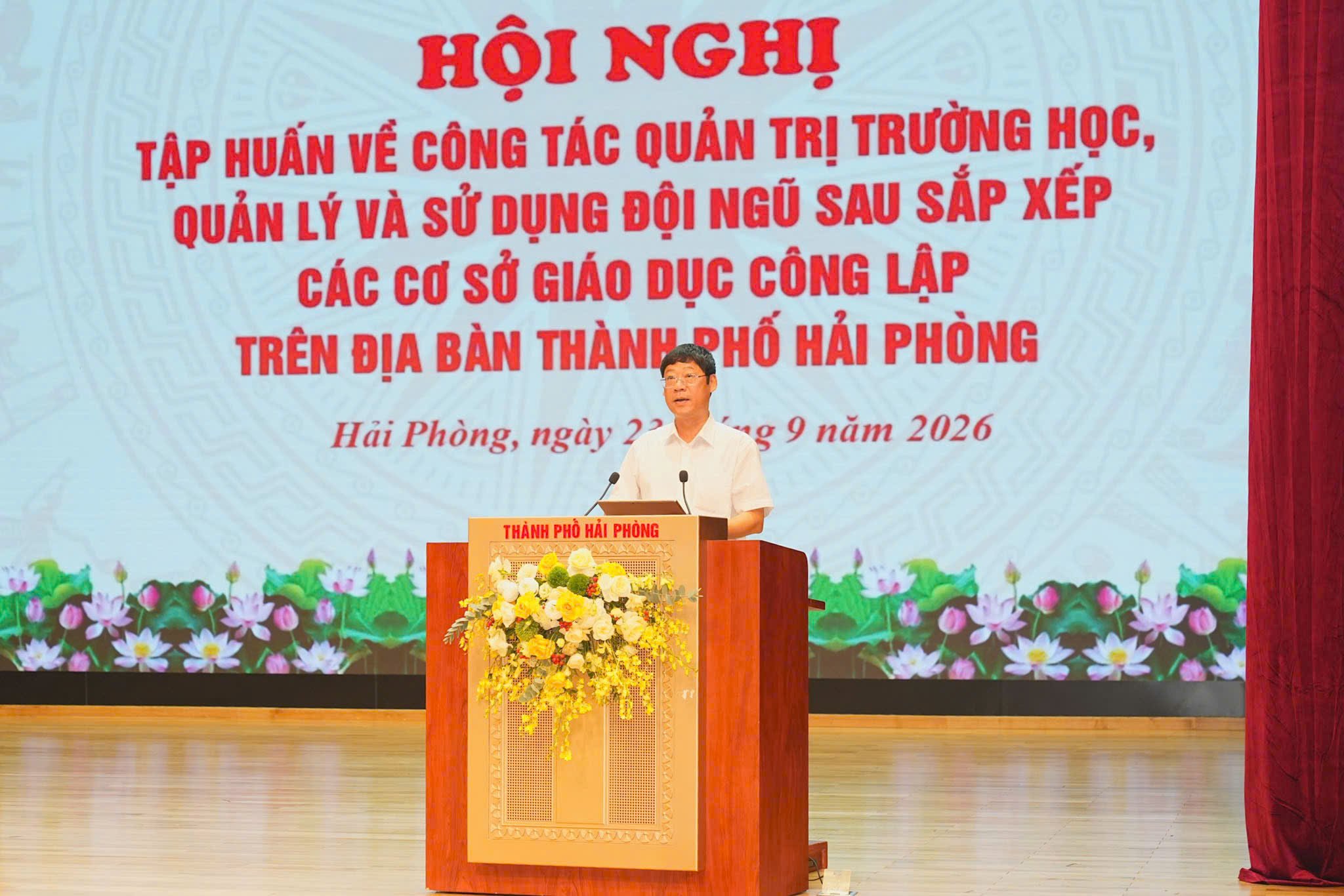 Đồng ch&iacute; Vũ Tr&iacute; Quang, Ph&oacute; Gi&aacute;m đốc Sở Gi&aacute;o dục v&agrave; Đ&agrave;o tạo ph&aacute;t biểu khai mạc Hội nghị.