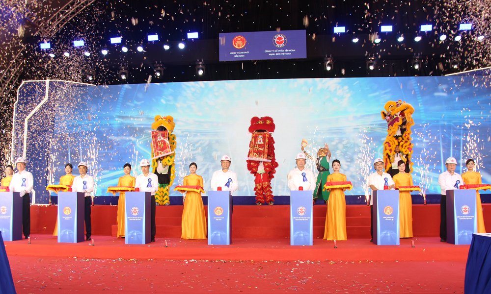 Bí thư Thành ủy Bắc Ninh và các đại biểu phát lệnh khởi công dự án. Bí thư Thành ủy Bắc Ninh và các đại biểu phát lệnh khởi công dự án.