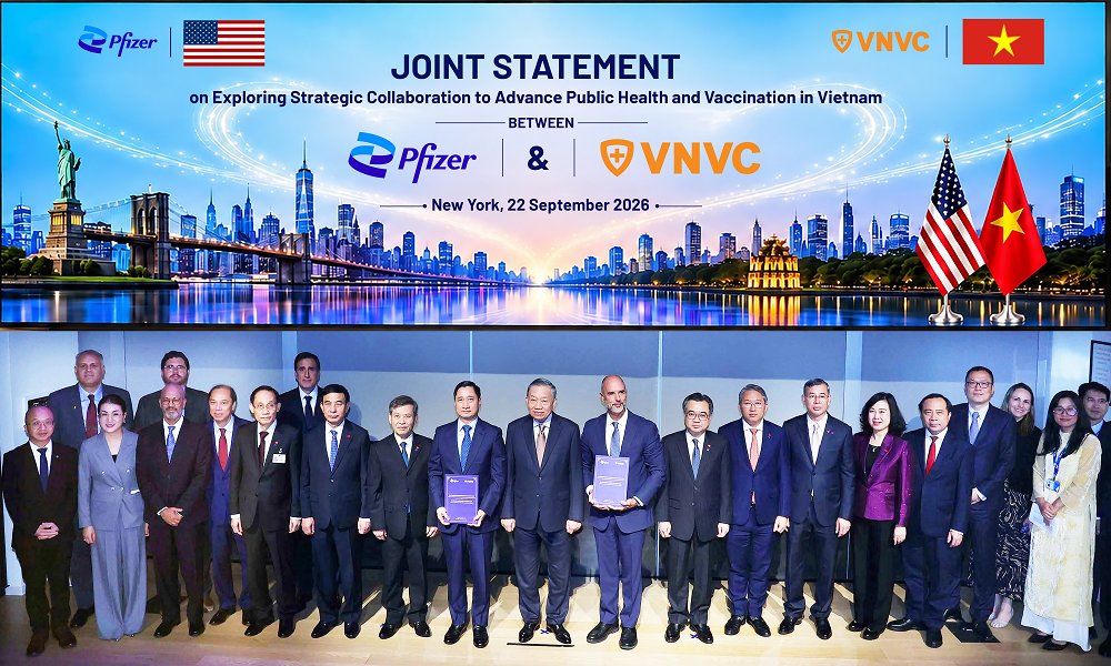Tổng Bí thư, Chủ tịch nước Tô Lâm cùng Đoàn đại biểu cấp cao Việt Nam chứng kiến lễ trao văn kiện giữa Tập đoàn Dược phẩm Pfizer và Công ty Vắc xin VNVC (Việt Nam). Ảnh: TTXVN Tổng Bí thư, Chủ tịch nước Tô Lâm cùng Đoàn đại biểu cấp cao Việt Nam chứng kiến lễ trao văn kiện giữa Tập đoàn Dược phẩm Pfizer và Công ty Vắc xin VNVC (Việt Nam). Ảnh: TTXVN