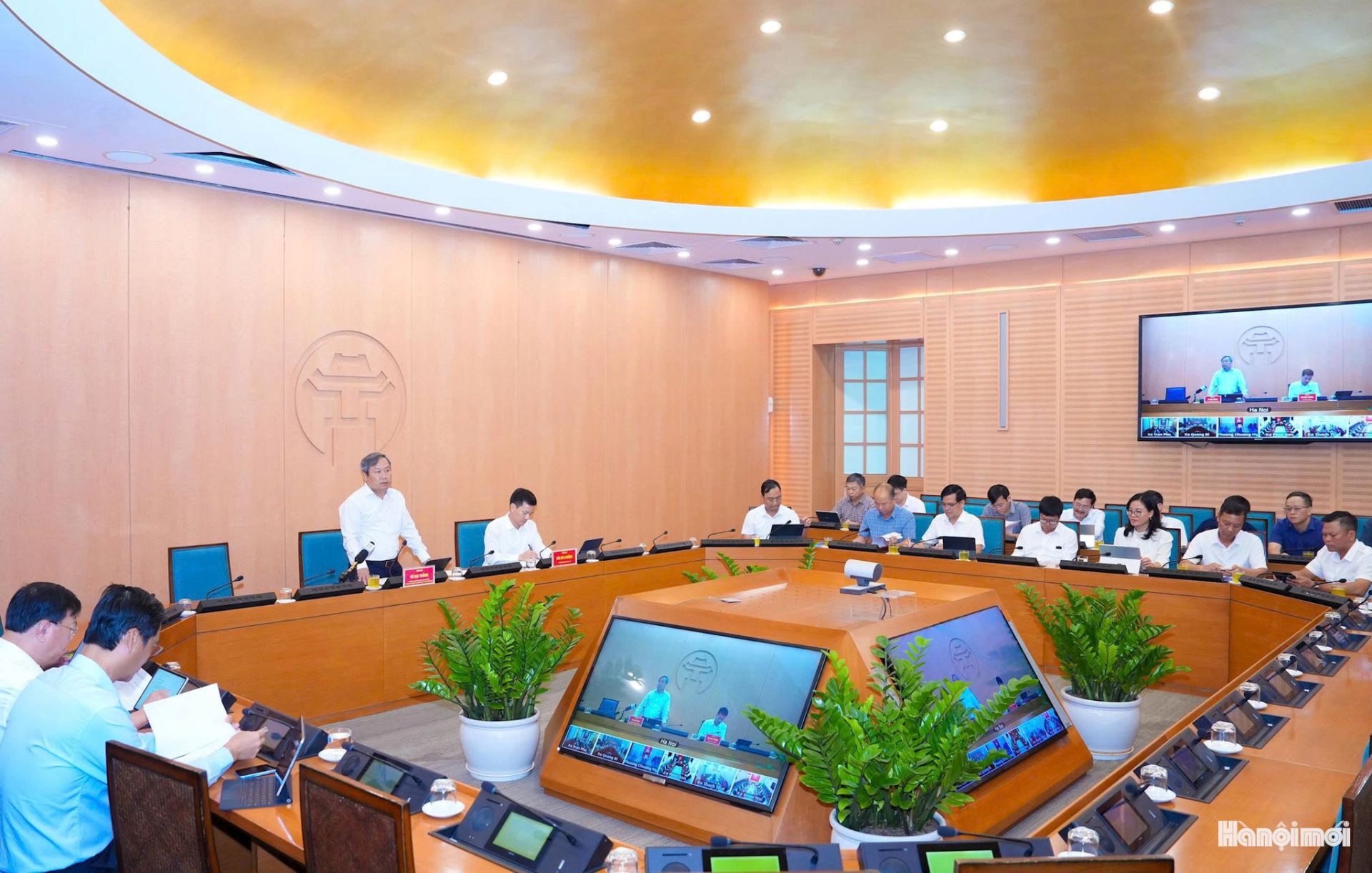 Chủ tịch UBND thành phố Hà Nội Vũ Đại Thắng chủ trì cuộc họp về tình hình và giải pháp tiêu lũ sông Tích, sông Bùi. Chủ tịch UBND thành phố Hà Nội Vũ Đại Thắng chủ trì cuộc họp về tình hình và giải pháp tiêu lũ sông Tích, sông Bùi.
