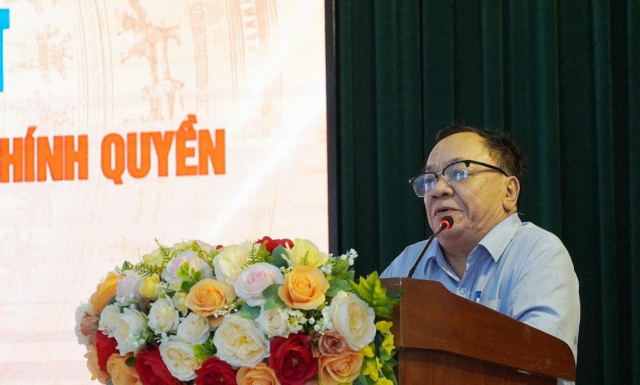 Nh&acirc;n d&acirc;n c&aacute;c địa phương ph&aacute;t biểu &yacute; kiến tại diễn đ&agrave;n