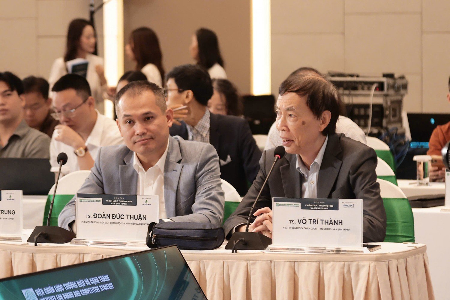 TS. Võ Trí Thành phát biểu khai mạc diễn đàn. TS. Võ Trí Thành phát biểu khai mạc diễn đàn.