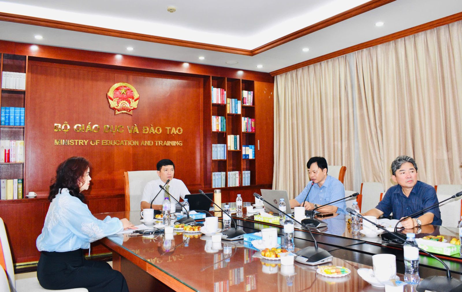Toàn cảnh hội nghị. Toàn cảnh hội nghị.
