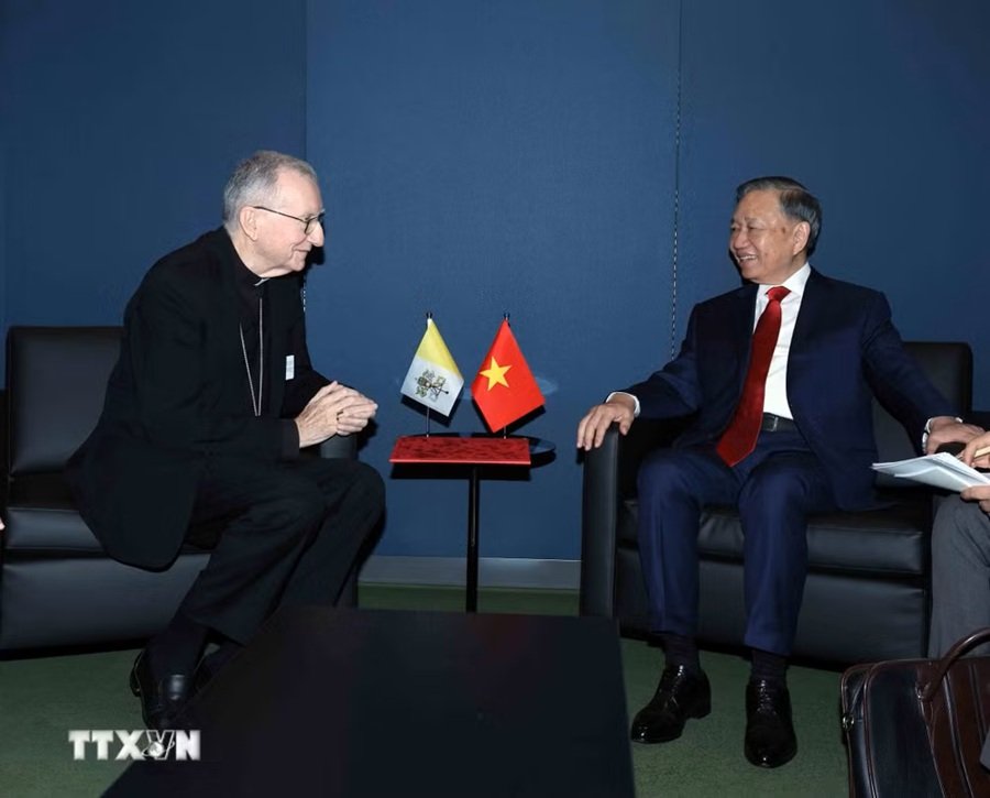Tổng Bí thư, Chủ tịch nước Tô Lâm gặp Thủ tướng Tòa thánh Vatican, Hồng y Pietro Parolin - Ảnh: TTXVN Tổng Bí thư, Chủ tịch nước Tô Lâm gặp Thủ tướng Tòa thánh Vatican, Hồng y Pietro Parolin - Ảnh: TTXVN