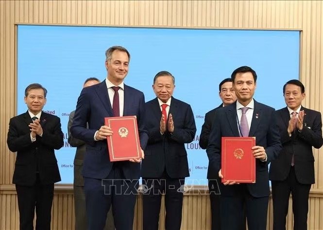 Tổng Bí thư, Chủ tịch nước Tô Lâm chứng kiến lễ trao văn kiện, thoả thuận hợp tác của Việt Nam với các cơ quan của Liên hợp quốc. Ảnh: Thống Nhất/TTXVN Tổng Bí thư, Chủ tịch nước Tô Lâm chứng kiến lễ trao văn kiện, thoả thuận hợp tác của Việt Nam với các cơ quan của Liên hợp quốc. Ảnh: Thống Nhất/TTXVN