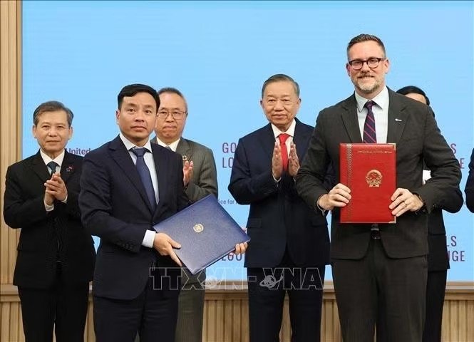 Tổng Bí thư, Chủ tịch nước Tô Lâm chứng kiến lễ trao văn kiện, thoả thuận hợp tác của Việt Nam với các cơ quan của Liên hợp quốc. Ảnh: Thống Nhất/TTXVN Tổng Bí thư, Chủ tịch nước Tô Lâm chứng kiến lễ trao văn kiện, thoả thuận hợp tác của Việt Nam với các cơ quan của Liên hợp quốc. Ảnh: Thống Nhất/TTXVN
