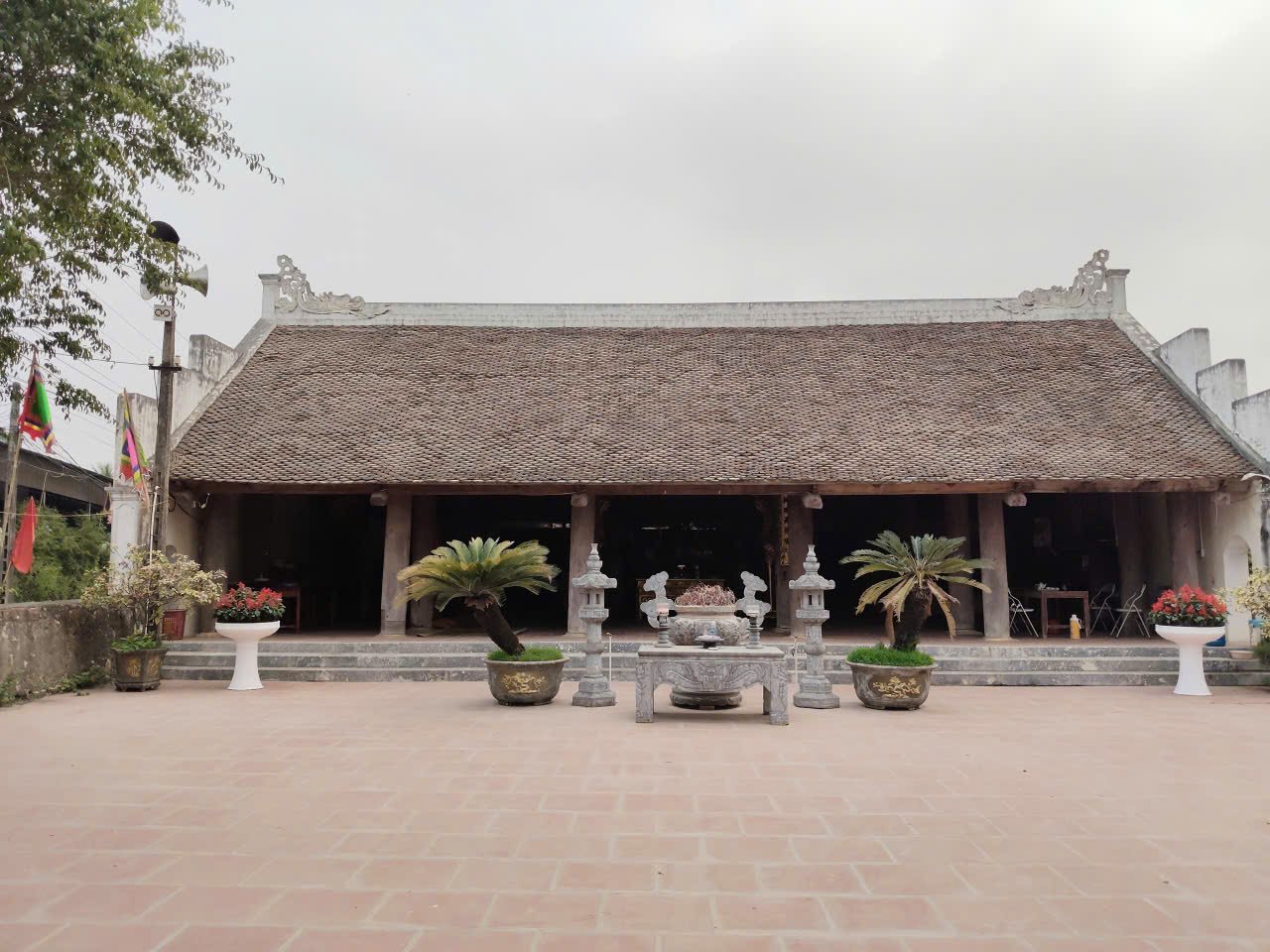 N&eacute;t cổ k&iacute;nh của Đ&igrave;nh l&agrave;ng Gạo qua thăng trầm của thời gian. Ảnh: Tuấn Ngọc