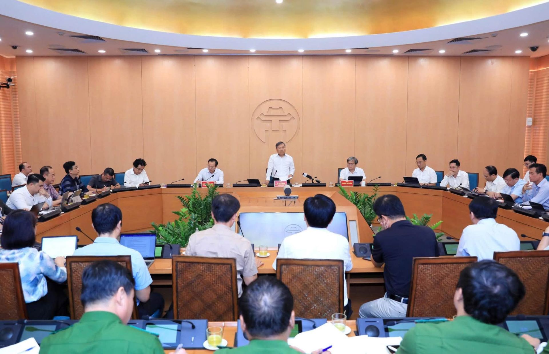 Chủ tịch UBND thành phố Hà Nội Vũ Đại Thắng chủ trì cuộc họp rà soát tổng thể nhu cầu phát triển của các trường đại học trên địa bàn Thủ đô, chiều 24/9. Chủ tịch UBND thành phố Hà Nội Vũ Đại Thắng chủ trì cuộc họp rà soát tổng thể nhu cầu phát triển của các trường đại học trên địa bàn Thủ đô, chiều 24/9.