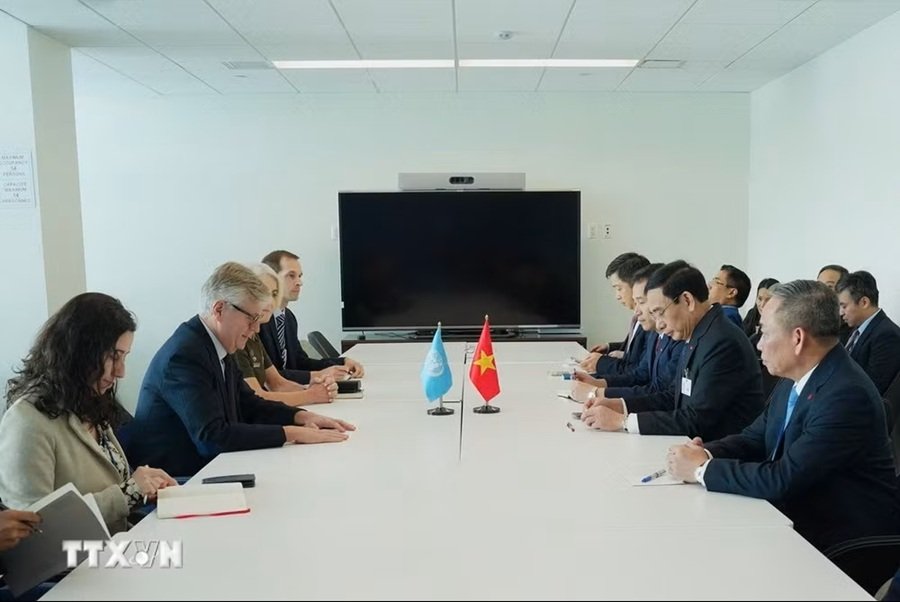 Đại tướng Phan Văn Giang mong muốn thời gian tới, Liên hợp quốc tiếp tục ủng hộ, hỗ trợ để Việt Nam mở rộng tham gia hoạt động gìn giữ hòa bình, cả về hình thức và quy mô triển khai - Ảnh: Đoàn Hùng/TTXVN) Đại tướng Phan Văn Giang mong muốn thời gian tới, Liên hợp quốc tiếp tục ủng hộ, hỗ trợ để Việt Nam mở rộng tham gia hoạt động gìn giữ hòa bình, cả về hình thức và quy mô triển khai - Ảnh: Đoàn Hùng/TTXVN)