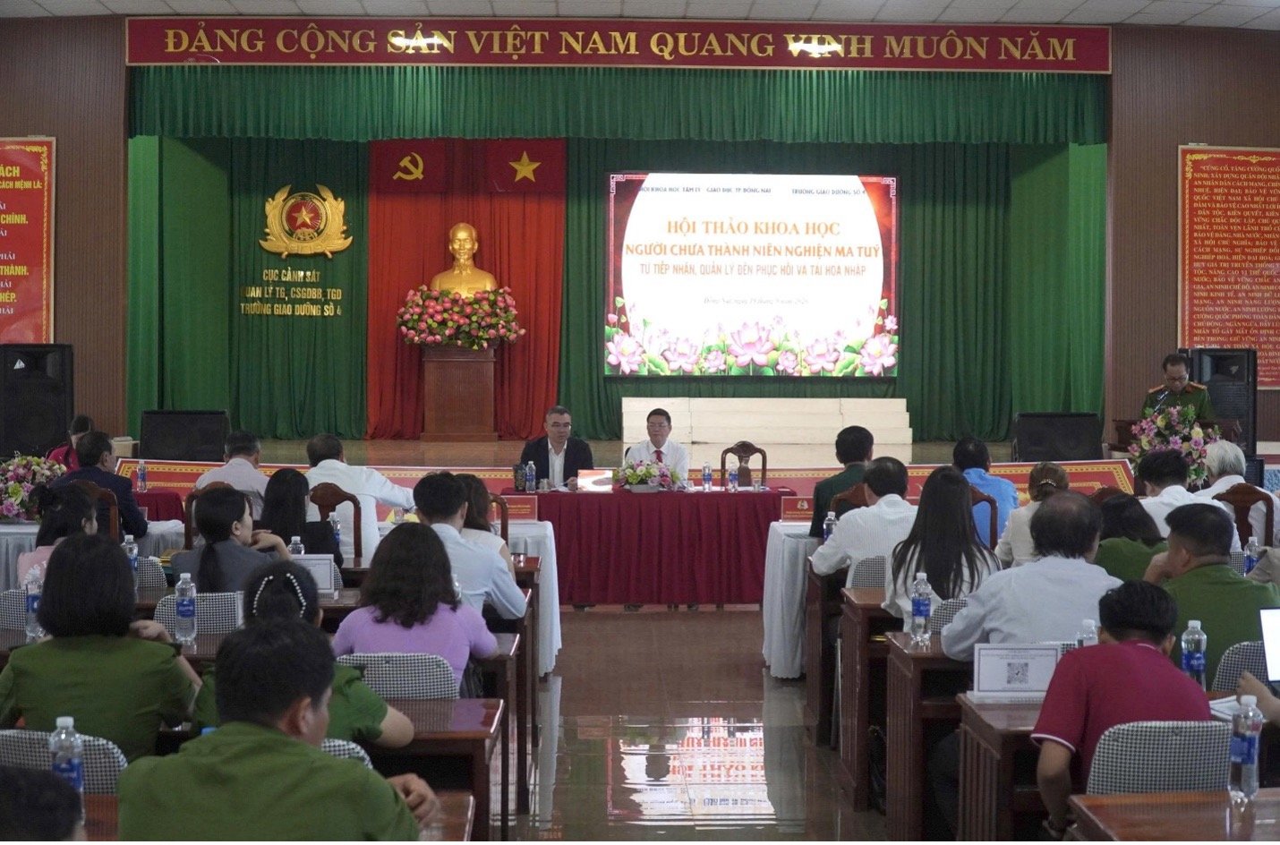 Hội thảo &ldquo;Người chưa th&agrave;nh ni&ecirc;n nghiện ma t&uacute;y: Từ tiếp nhận, quản l&yacute; đến phục hồi v&agrave; t&aacute;i h&ograve;a nhập&rdquo;. Ảnh: Thu Hiền