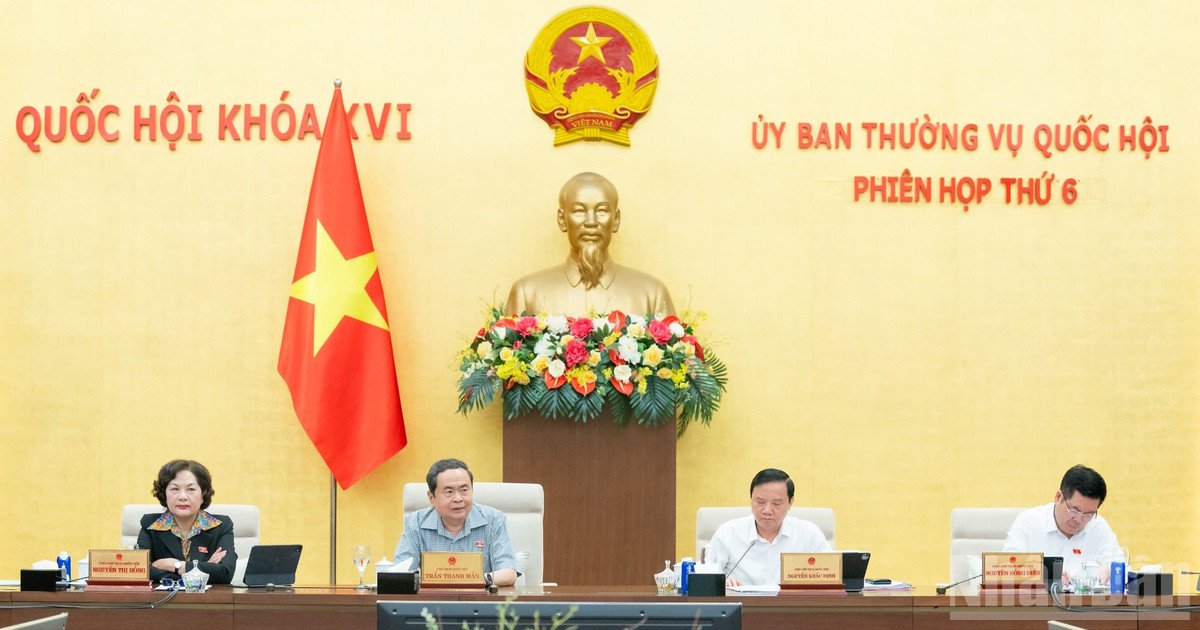 Chủ tịch Quốc hội Trần Thanh Mẫn và các Phó Chủ tịch Quốc hội dự phiên họp. (Ảnh: DUY LINH) Chủ tịch Quốc hội Trần Thanh Mẫn và các Phó Chủ tịch Quốc hội dự phiên họp. (Ảnh: DUY LINH)