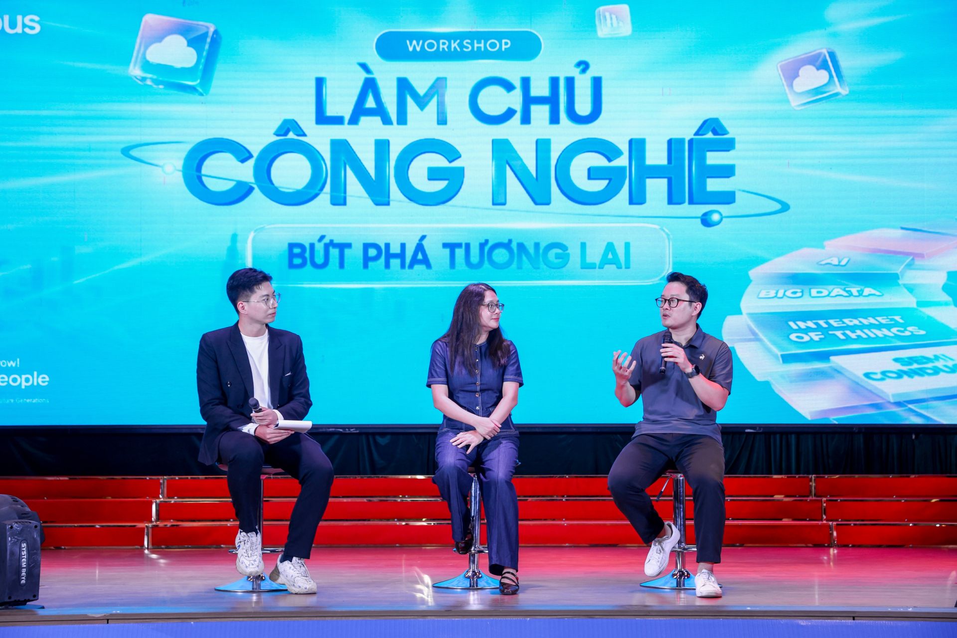 Nh&agrave; s&aacute;ng tạo nội dung c&ocirc;ng nghệ Kh&uacute;c Quốc Hưng chia sẻ tại workshop