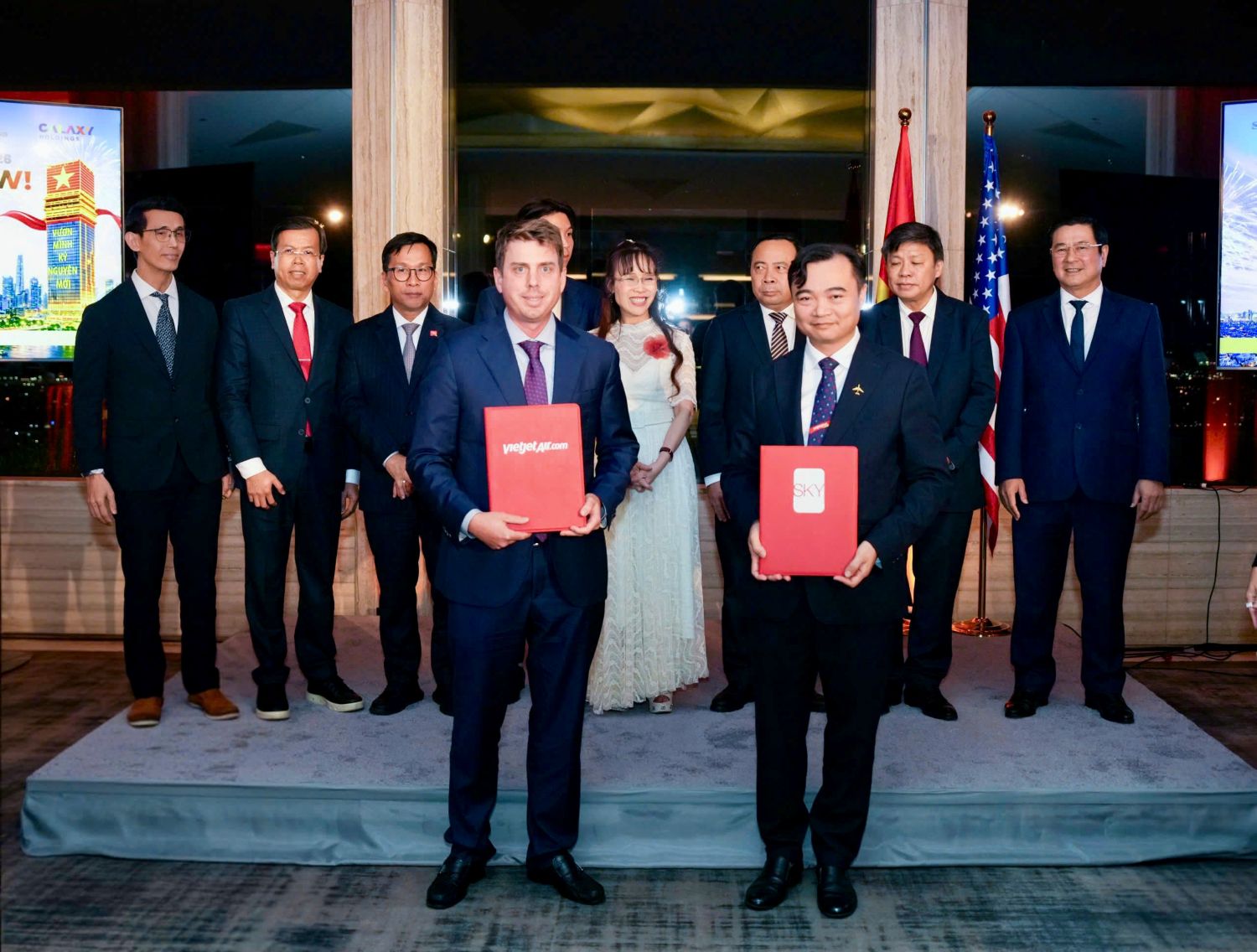 Vietjet và SKY Leasing trao thoả thuận cung cấp dịch vụ tài chính, thuê mua tàu bay Boeing 737 Vietjet và SKY Leasing trao thoả thuận cung cấp dịch vụ tài chính, thuê mua tàu bay Boeing 737
