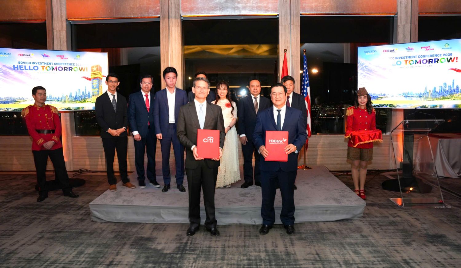 Vietjet và Mastercard trao thoả thuận về chuyển đổi số trong lĩnh vực hàng không và du lịch tại Việt Nam. Vietjet và Mastercard trao thoả thuận về chuyển đổi số trong lĩnh vực hàng không và du lịch tại Việt Nam.