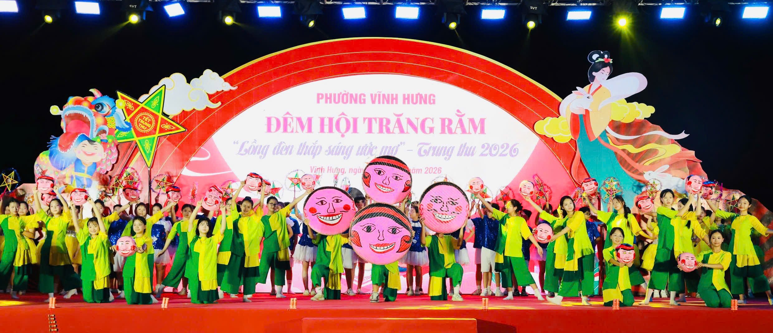 Thắp sáng ước mơ tại đêm hội trăng rằm Vĩnh Hưng