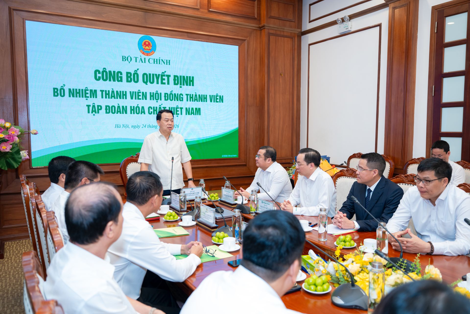 Thứ trưởng Bộ T&agrave;i ch&iacute;nh Nguyễn Đức Chi ph&aacute;t biểu giao nhiệm vụ
