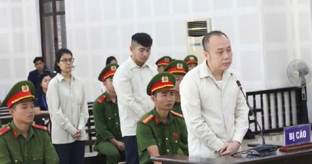 Các bị cáo tại tòa. Các bị cáo tại tòa.