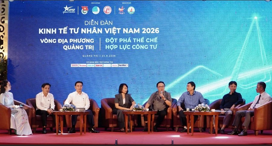 C&aacute;c chuy&ecirc;n gia, đại biểu trao đổi, chia sẻ &yacute; kiến, &yacute; tưởng, giải ph&aacute;p tại diễn đ&agrave;n
