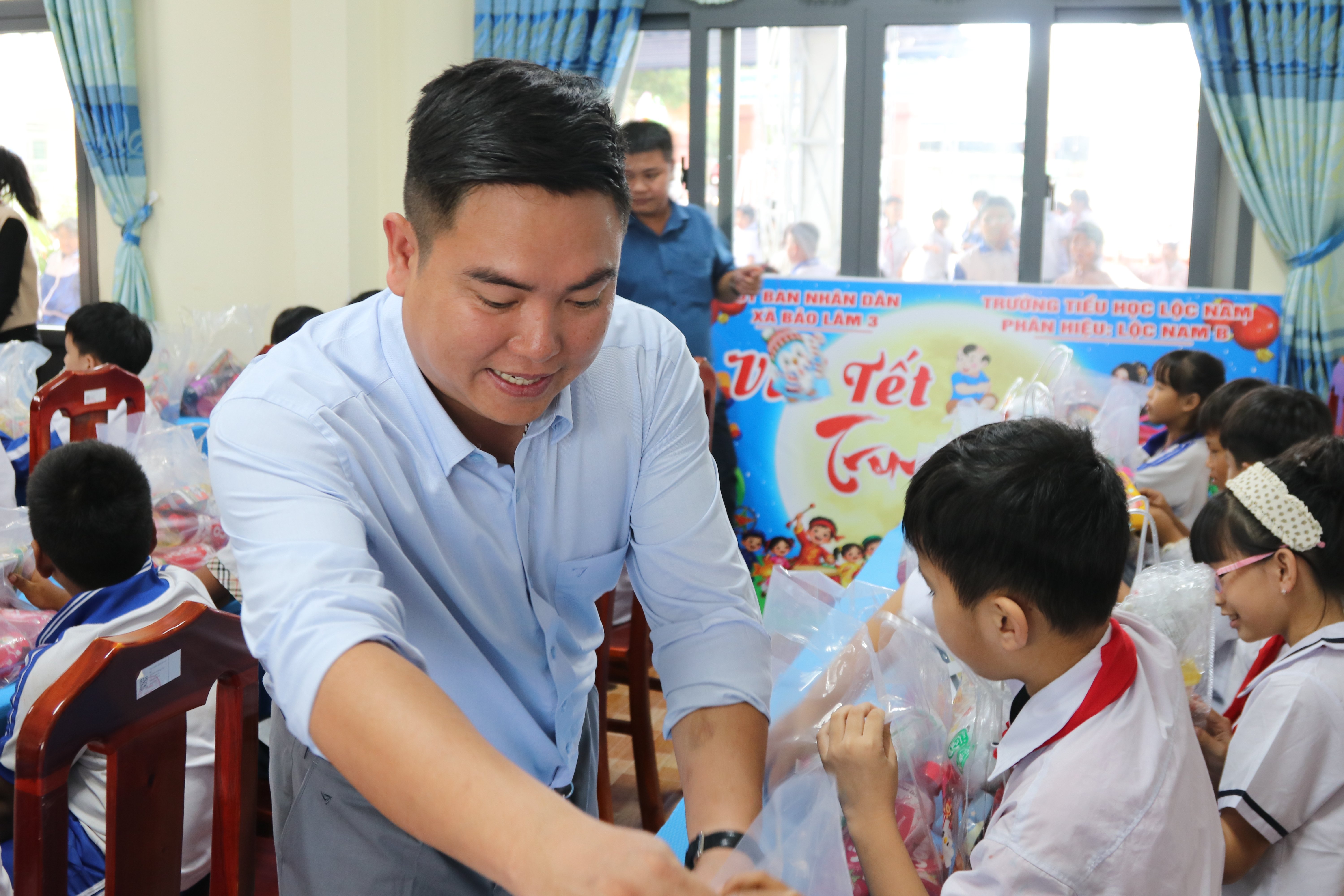 Để những nụ cười trẻ thơ không lỡ mùa trăng - Hình 3