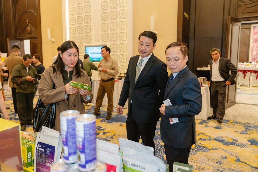 Diễn đàn “Thực hành ESG và quản trị số: Vé thông hành vào chuỗi giá trị toàn cầu” Diễn đàn “Thực hành ESG và quản trị số: Vé thông hành vào chuỗi giá trị toàn cầu”