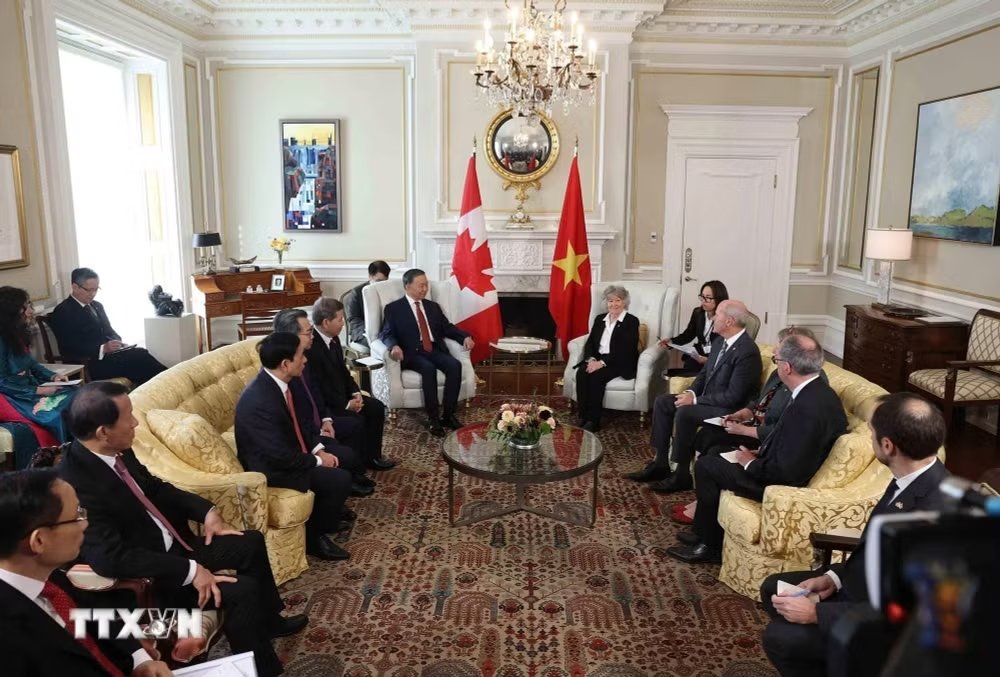 Tổng Bí thư, Chủ tịch nước Tô Lâm hội kiến với Toàn quyền Canada Louise Arbour. (Ảnh: Thống Nhất/TTXVN) Tổng Bí thư, Chủ tịch nước Tô Lâm hội kiến với Toàn quyền Canada Louise Arbour. (Ảnh: Thống Nhất/TTXVN)