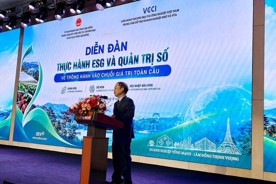 Phó Chủ tịch VCCI Bùi Trung Nghĩa phát biểu tại Diễn đàn. Phó Chủ tịch VCCI Bùi Trung Nghĩa phát biểu tại Diễn đàn.