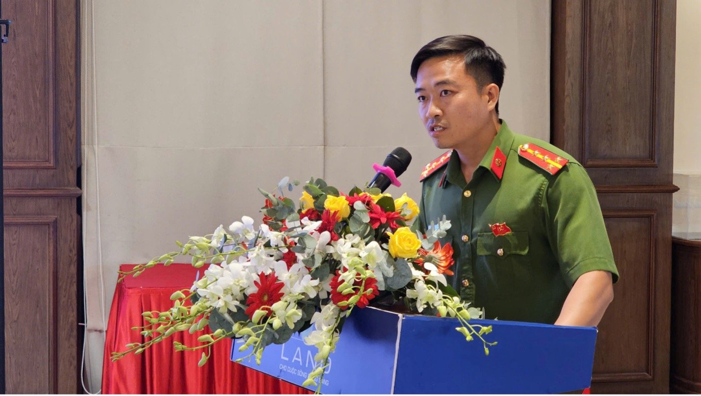 Đại úy Mai Văn Mạnh, Đội trưởng Đội Chữa cháy và Cứu nạn, cứu hộ Khu vực 3, Phòng Cảnh sát PCCC và CNCH Lâm Đồng. Ảnh: KP Đại úy Mai Văn Mạnh, Đội trưởng Đội Chữa cháy và Cứu nạn, cứu hộ Khu vực 3, Phòng Cảnh sát PCCC và CNCH Lâm Đồng. Ảnh: KP