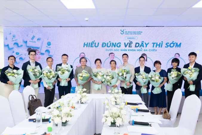 Hội thảo quy tụ c&aacute;c chuy&ecirc;n gia đầu ng&agrave;nh gi&uacute;p th&aacute;o gỡ hiểu lầm phổ biến cũng như c&aacute;ch chăm s&oacute;c, đồng h&agrave;nh đ&uacute;ng đắn c&ugrave;ng trẻ trong giai đoạn tiền dậy th&igrave; v&agrave; dậy th&igrave;.