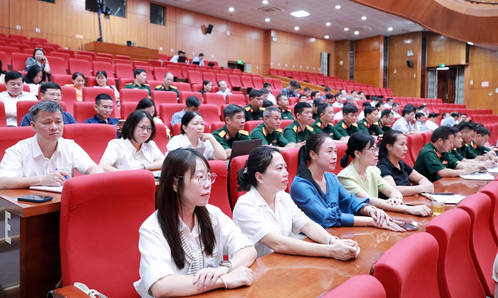 C&aacute;c đại biểu tham dự hội nghị.