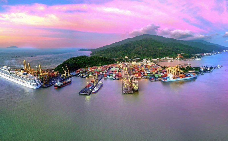 Cảng Đà Nẵng hiện là một khâu quan trọng trong chuỗi dịch vụ logistics của khu vực miền Trung Cảng Đà Nẵng hiện là một khâu quan trọng trong chuỗi dịch vụ logistics của khu vực miền Trung