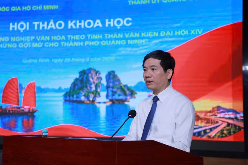 &Ocirc;ng Vũ Quyết Tiến, Ph&oacute; B&iacute; thư Th&agrave;nh ủy, Chủ tịch Ủy ban MTTQ Việt Nam th&agrave;nh phố Quảng Ninh, ph&aacute;t biểu khai mạc hội thảo