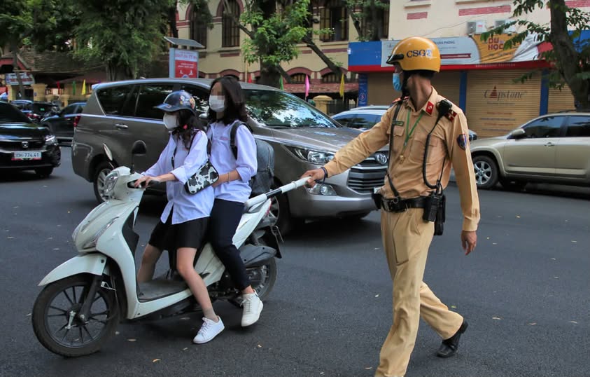 Hà Nội đẩy mạnh tuyên truyền, nâng cao kỹ năng và ý thức tham gia giao thông an toàn. Ảnh minh họa. Hà Nội đẩy mạnh tuyên truyền, nâng cao kỹ năng và ý thức tham gia giao thông an toàn. Ảnh minh họa.