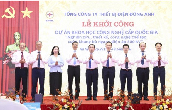 Đồng ch&iacute; B&iacute; thư Th&agrave;nh ủy H&agrave; Nội Trần Đức Thắng v&agrave; c&aacute;c đồng ch&iacute; l&atilde;nh đạo khởi c&ocirc;ng Dự &aacute;n Chế tạo cuộn kh&aacute;ng 500 kV