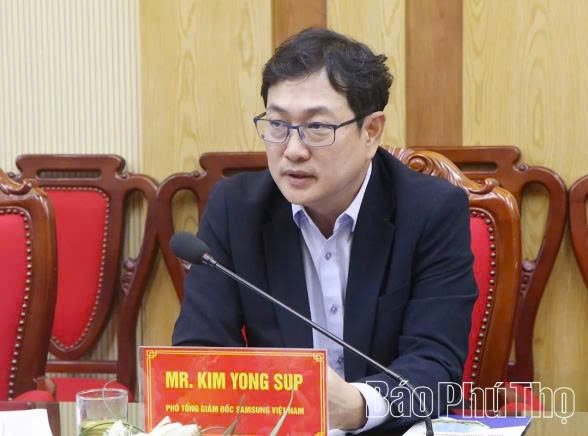 Ông Kim Yong Sup - Phó Tổng Giám đốc Samsung Việt Nam phát biểu tại buổi khảo sát. Ông Kim Yong Sup - Phó Tổng Giám đốc Samsung Việt Nam phát biểu tại buổi khảo sát.