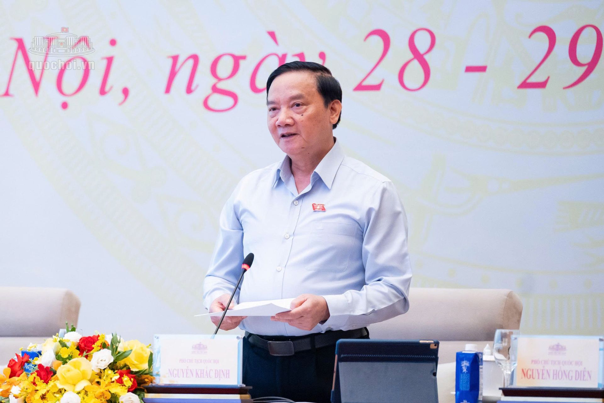 Phó Chủ tịch Quốc hội Nguyễn Khắc Định điều hành nội dung Phiên thảo luận về nhóm dự án thuộc lĩnh vực hành chính, tư pháp Phó Chủ tịch Quốc hội Nguyễn Khắc Định điều hành nội dung Phiên thảo luận về nhóm dự án thuộc lĩnh vực hành chính, tư pháp