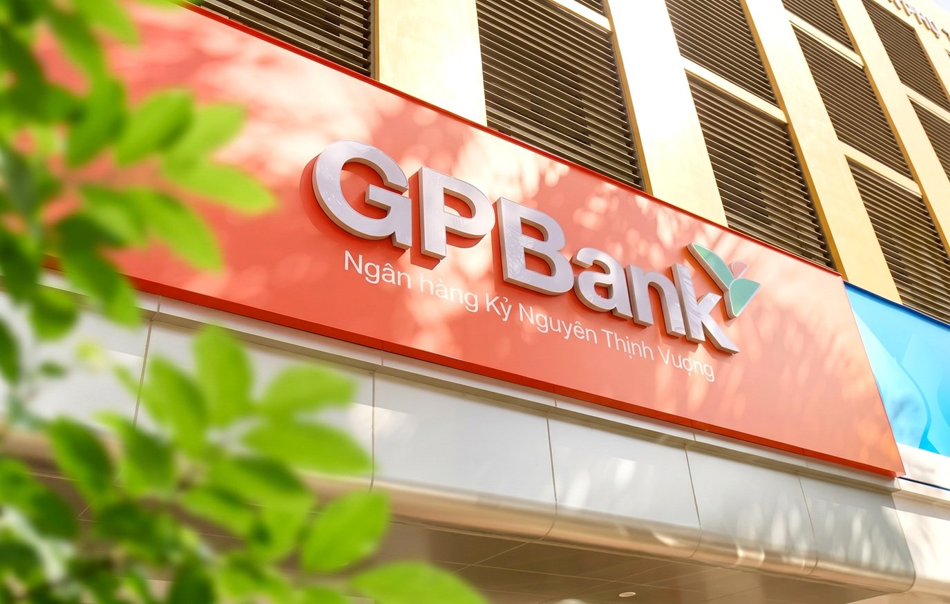 GPBank được chuyển giao về VPBank v&agrave; ch&iacute;nh thức sử dụng t&ecirc;n đầy đủ l&agrave;&nbsp;Ng&acirc;n h&agrave;ng TM TNHH MTV Kỷ Nguy&ecirc;n Thịnh Vượng kể từ đầu năm 2025.