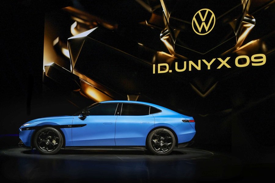 Đường mui vuốt về ph&iacute;a sau tạo d&aacute;ng fastback cho ID. Unyx 09