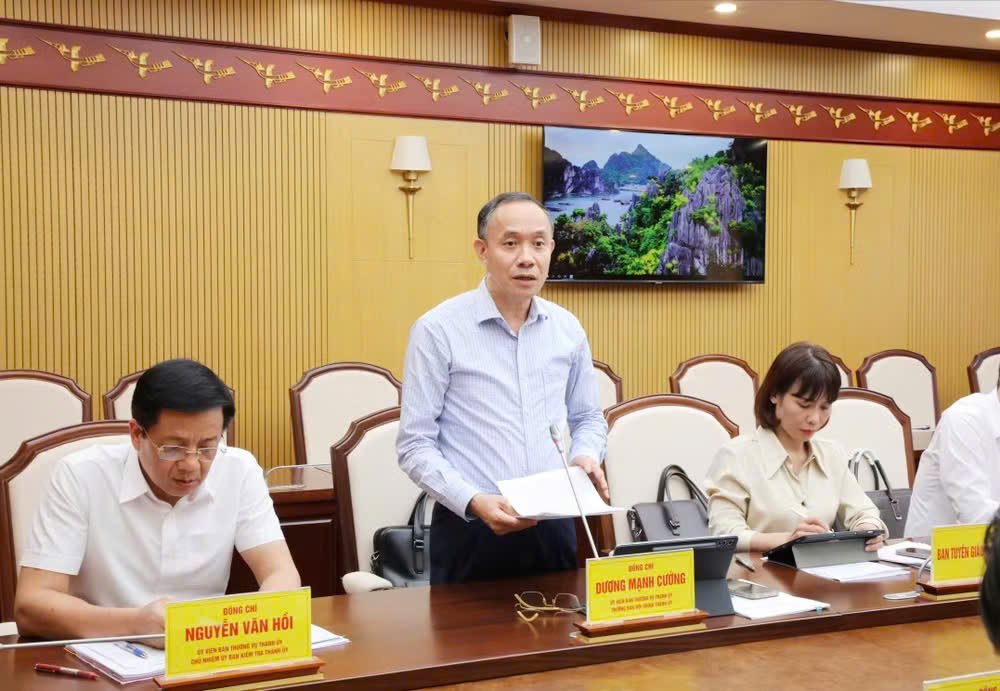 Ông Dương Mạnh Cường, Ủy viên BTV, Trưởng Ban Nội chính Thành ủy Quảng Ninh, phát biểu tại hội nghị Ông Dương Mạnh Cường, Ủy viên BTV, Trưởng Ban Nội chính Thành ủy Quảng Ninh, phát biểu tại hội nghị