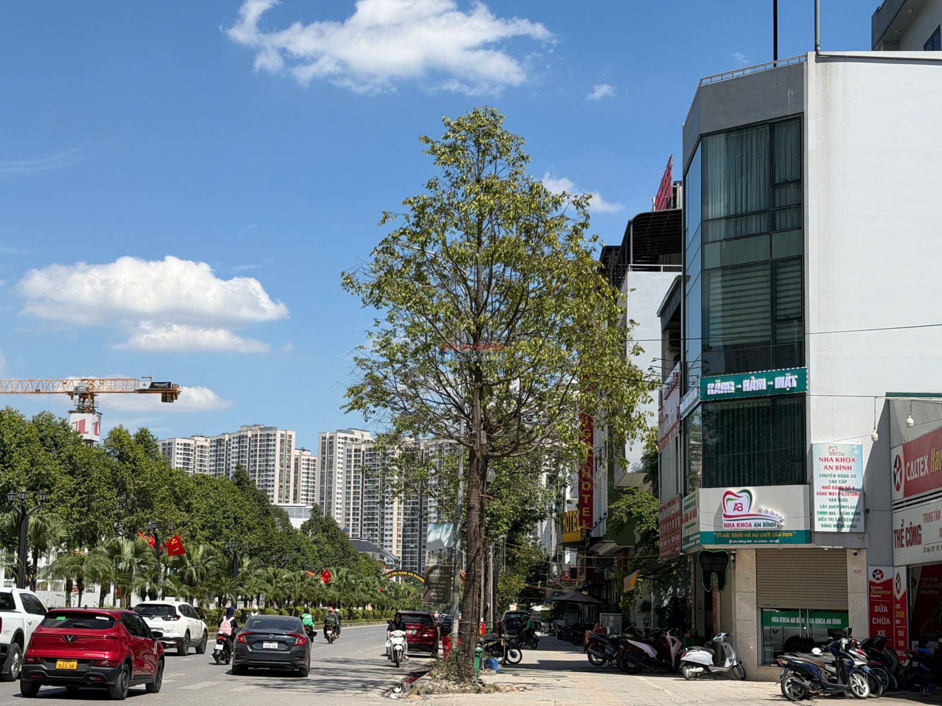 Thời hạn sử dụng công trình không đồng nghĩa với chấm dứt quyền sở hữu căn hộ, song cơ chế xử lý khi chung cư hết niên hạn đang được tiếp tục hoàn thiện. Thời hạn sử dụng công trình không đồng nghĩa với chấm dứt quyền sở hữu căn hộ, song cơ chế xử lý khi chung cư hết niên hạn đang được tiếp tục hoàn thiện.