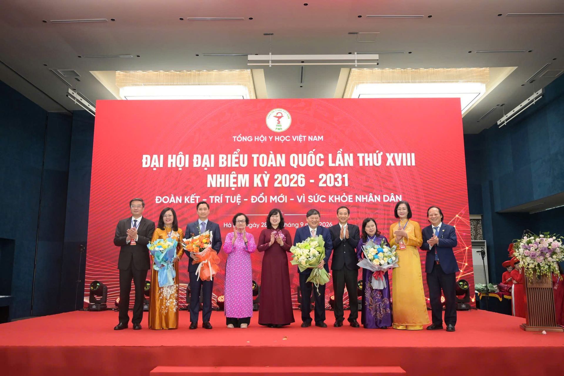 Chủ tịch và các Phó chủ tịch tại đại hội Chủ tịch và các Phó chủ tịch tại đại hội