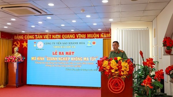 Đại di&ecirc;n l&atilde;nh đạo C&ocirc;ng an tỉnh ph&aacute;t biểu