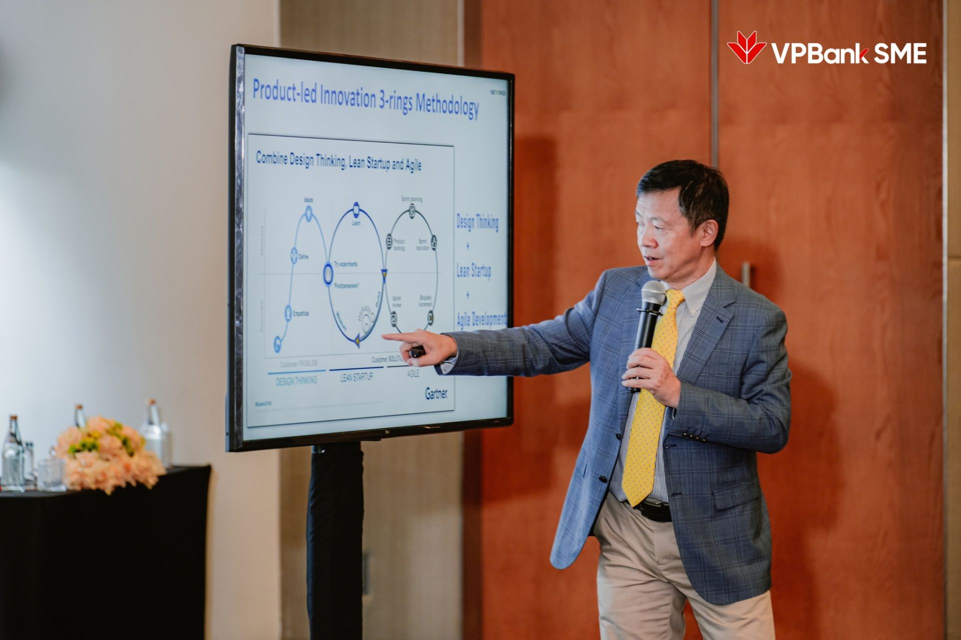 Chuy&ecirc;n gia Joseph Ma, chuy&ecirc;n gia c&oacute; gần 30 năm kinh nghiệm l&atilde;nh đạo tại c&aacute;c tập đo&agrave;n Fortune 500 - đồng h&agrave;nh c&ugrave;ng c&aacute;c CEO