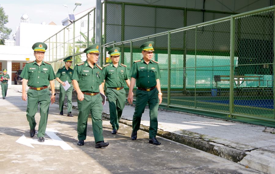 Đo&agrave;n c&ocirc;ng t&aacute;c kiểm tra tại Cơ quan Ban Chỉ huy Bộ đội Bi&ecirc;n ph&ograve;ng tỉnh T&acirc;y Ninh