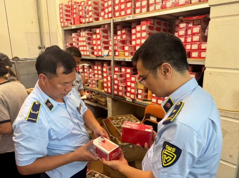 Đội Quản lý thị trường số 1, Chi cục Quản lý thị trường Hà Nội phát hiện hơn 53.000 phụ tùng ô tô nhãn Asahi có dấu hiệu vi phạm. Ảnh: dms.gov.vn Đội Quản lý thị trường số 1, Chi cục Quản lý thị trường Hà Nội phát hiện hơn 53.000 phụ tùng ô tô nhãn Asahi có dấu hiệu vi phạm. Ảnh: dms.gov.vn